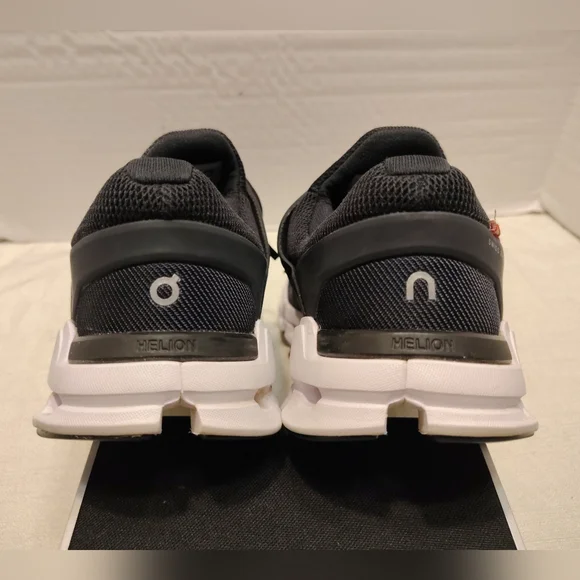 On Cloud Helion, Women #9 US , Running Shoes - Picture 4 of 10